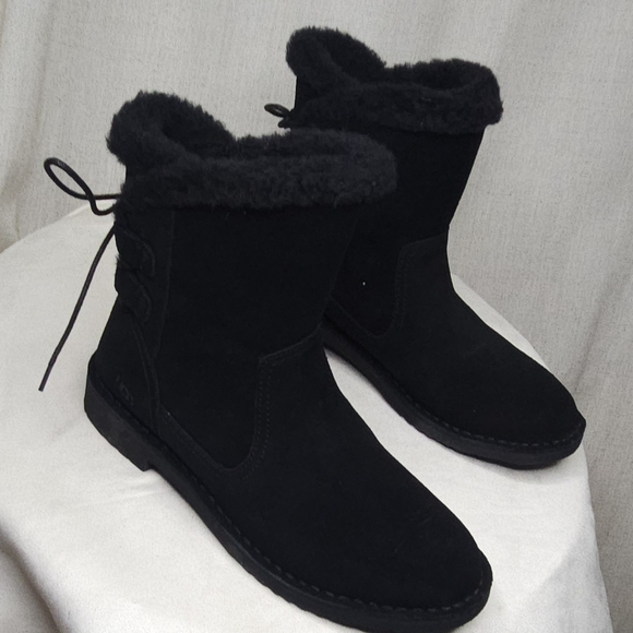UGG Women's Black Suede Boots Size 8 - Picture 9 of 9